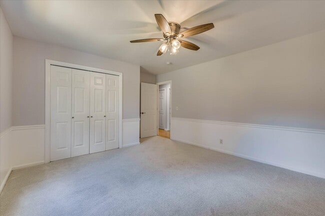 Building Photo - 2111 Huron Dr