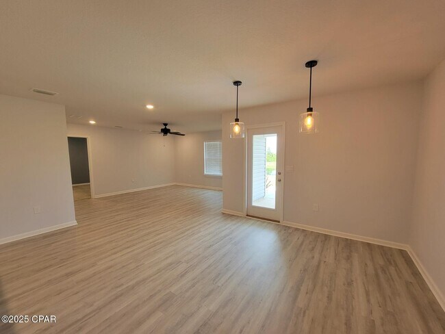 Building Photo - 6585 Slabinski Ln