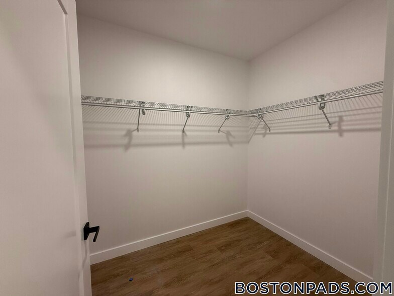 Building Photo - 199 Gardner St