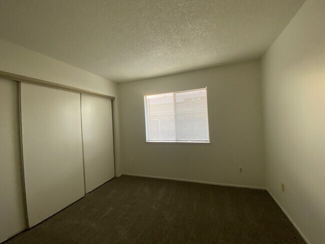 Building Photo - 1421 Padua Ave