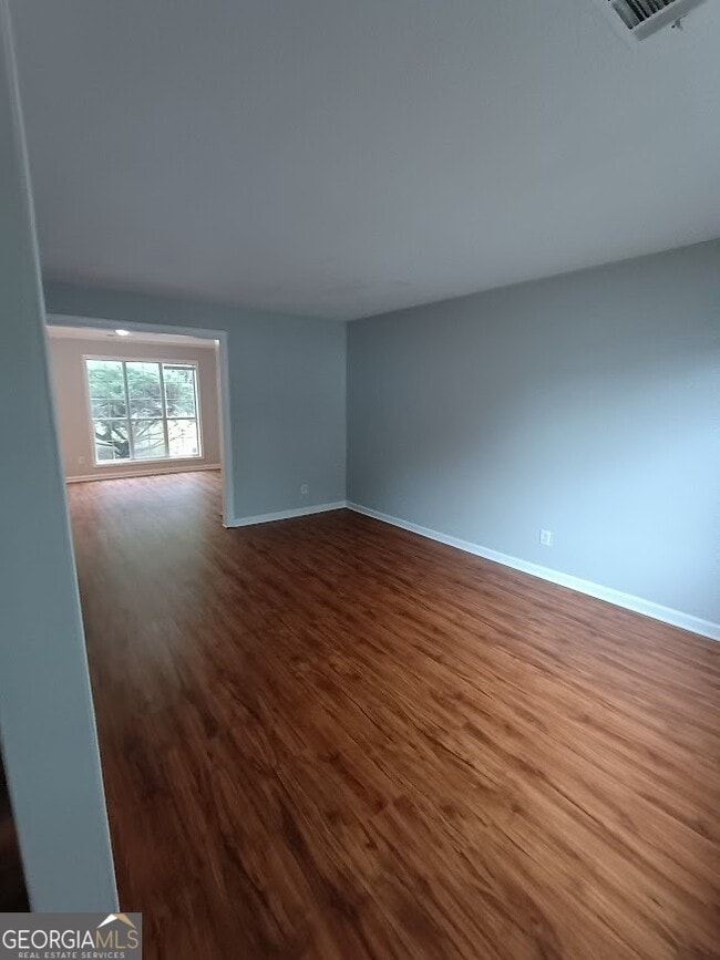 Building Photo - 7355 Drake Ave