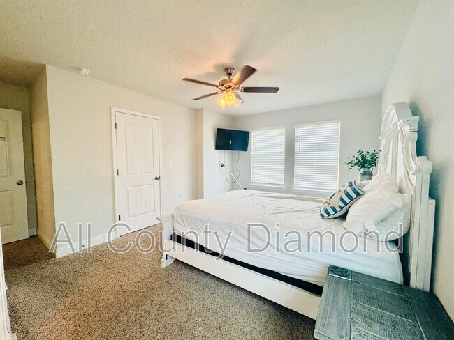 Building Photo - 7478 Shadow Lake Dr