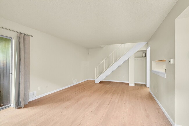 Building Photo - $1,695.00 - 2 Bedrooms, 1.5 Bathrooms, Sin...