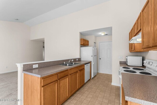 Building Photo - Beautiful 3-Bedroom Home in a Highly Desirable Community