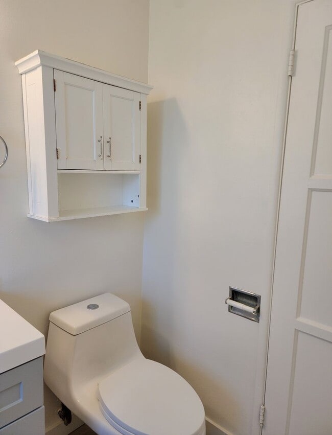 Building Photo - Just Remodeled 3BD, 1BA Riverside near 91 Fwy