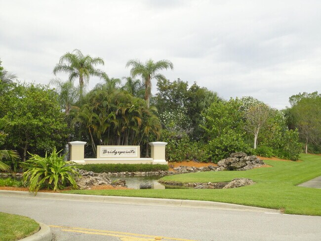 Building Photo - 1825 Bridgepointe Cir
