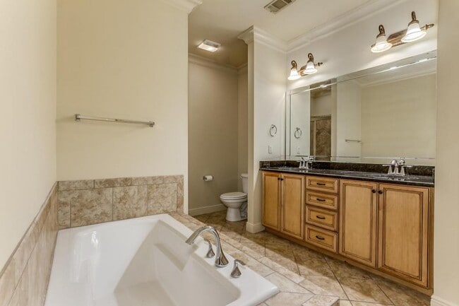 Building Photo - 2800 Belle Chase Ln