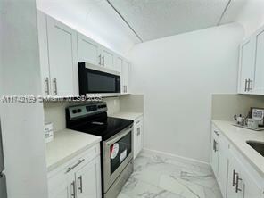 Primary Photo - 8260 SW 210th St