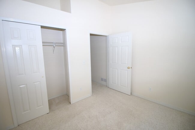 Building Photo - Amazing 5 bedroom home in Desirable Crown Hill Mesa on West Side of town