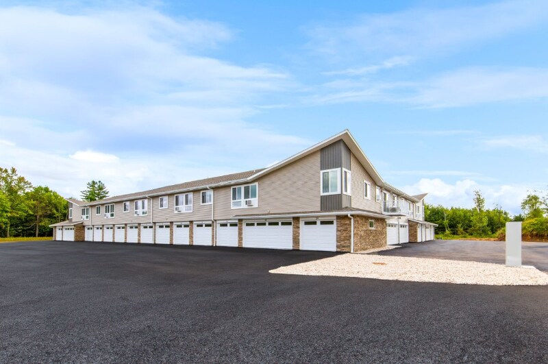 Building Photo - 352 Deschane Ave