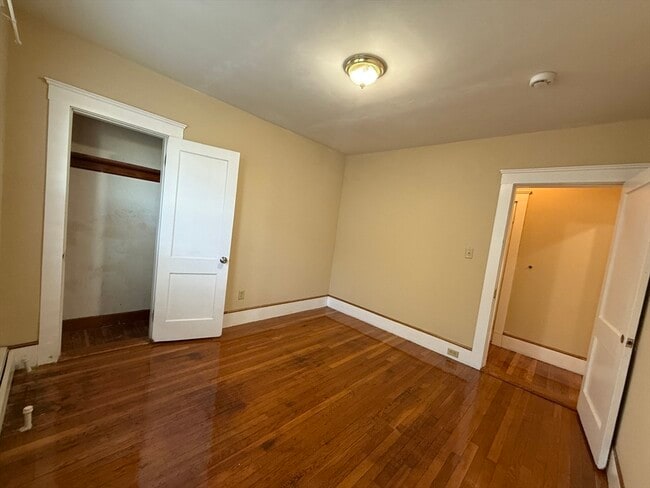 Building Photo - 17 Wales St