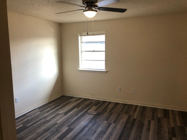 Master Bed - new flooring, fixtures, and paint - 1057 Tallow Tree Ln
