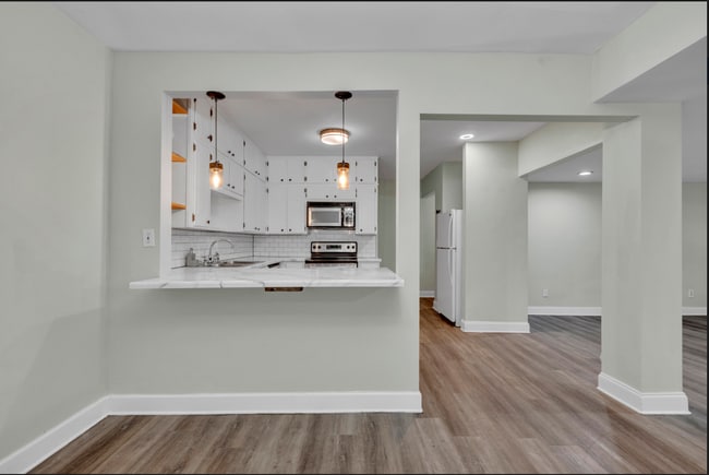 Building Photo - 3244 Warringwood Dr