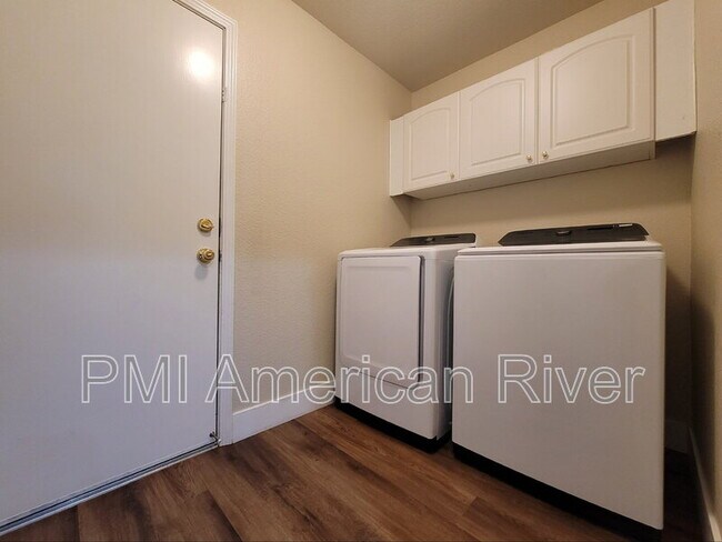 Building Photo - 461 Ebi Way
