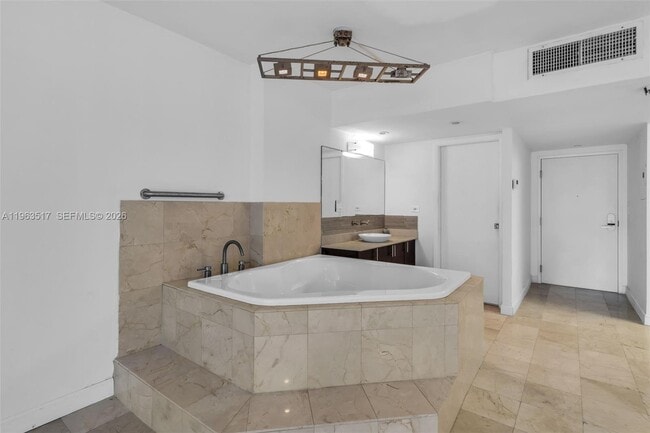 Building Photo - 2301 Collins Ave