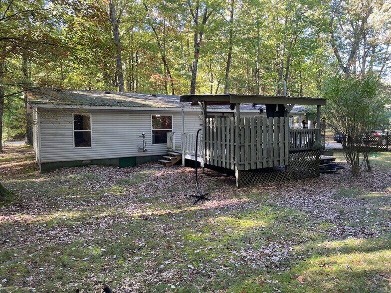 Building Photo - 6586 Ridge Rd