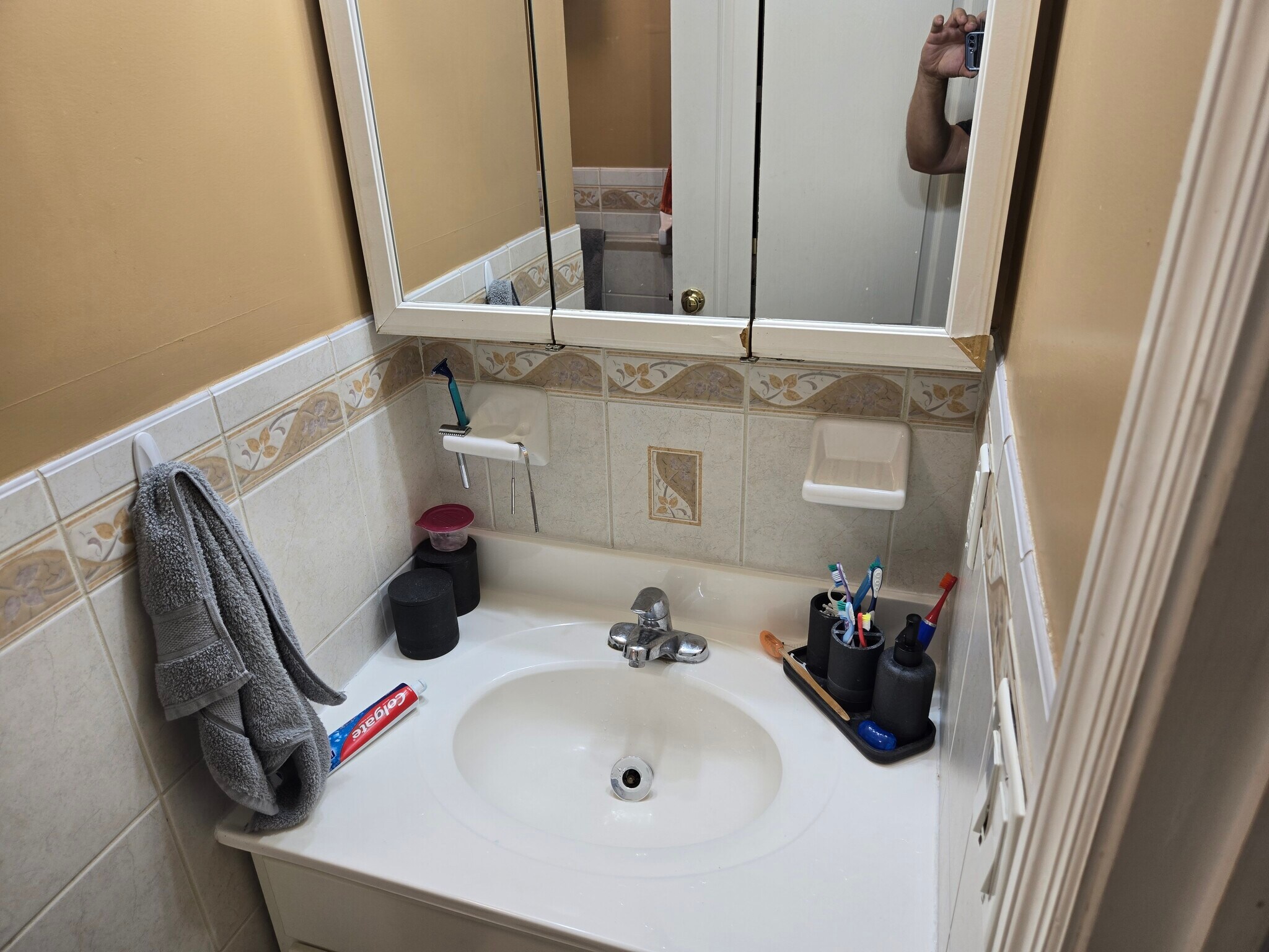 bath room - 660 McKinley St