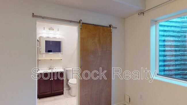 Building Photo - 8341 Needle Drop Ct
