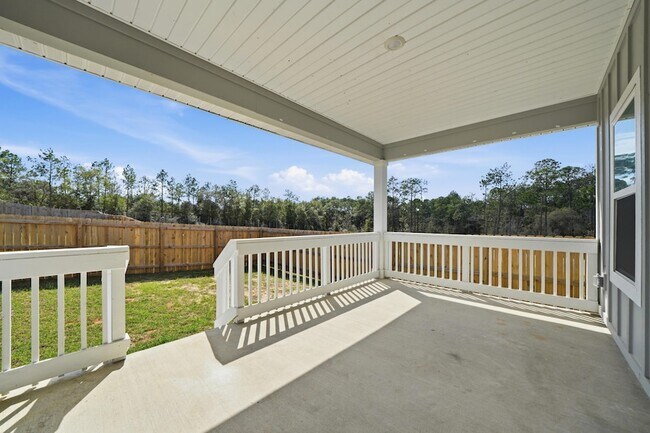 Building Photo - 201 Lyla Ln