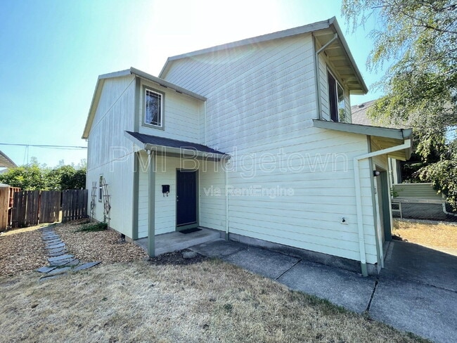 Building Photo - 4704 NE 28th Ave