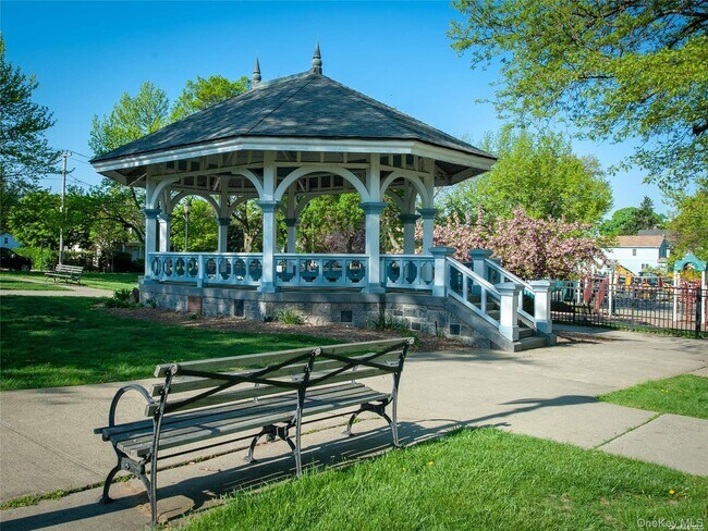 Building Photo - 17 Myrtle St