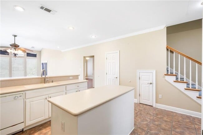 Building Photo - 1784 Marina Dr