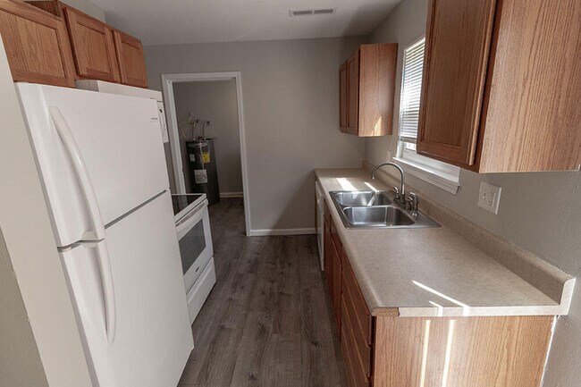 Building Photo - 7300 N Moberly Dr