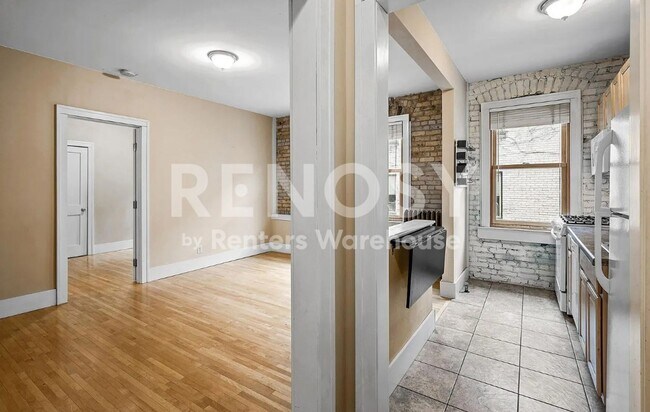 Building Photo - Available now!  1 bed, 1 bath condo