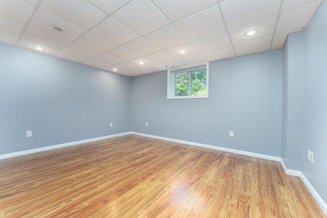 Building Photo - 3620 Zimmer Rd