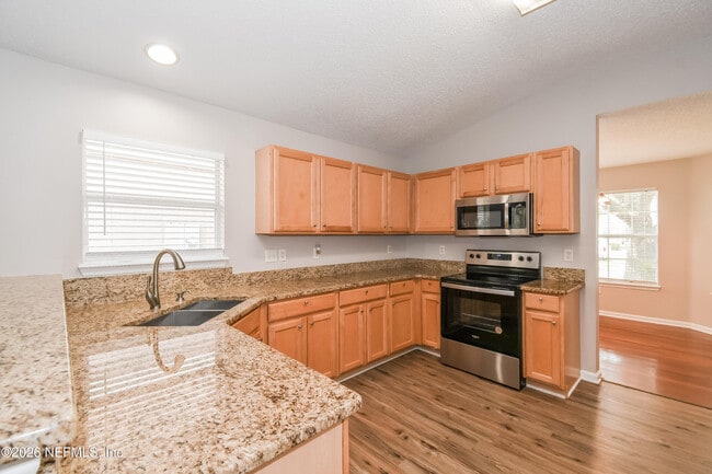 Building Photo - 12579 Woodfield Cir W