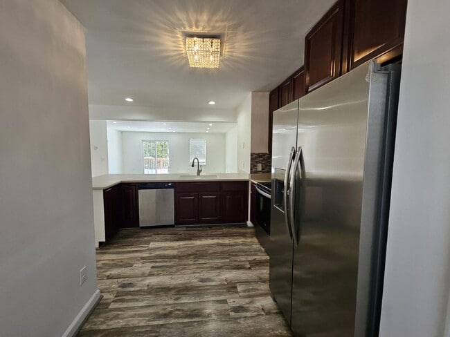 Building Photo - 73 Medal Way