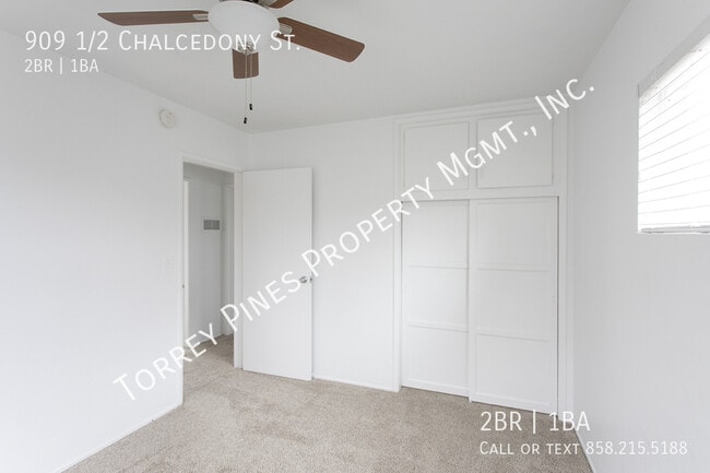 Building Photo - 909 1/2 Chalcedony St.-