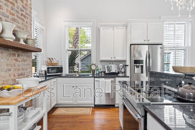 Building Photo - 35 Montagu St