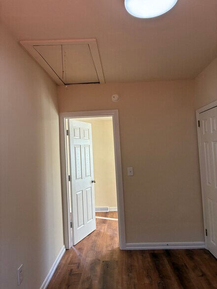 Building Photo - 24231 Lambrecht Ave