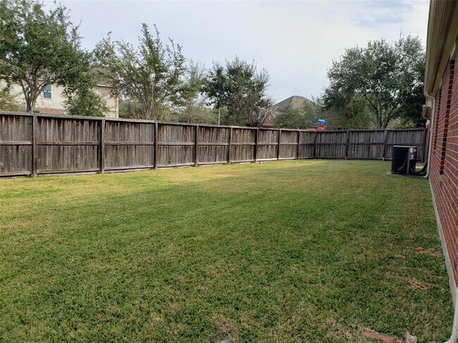 Building Photo - 5402 Valley Country Ln