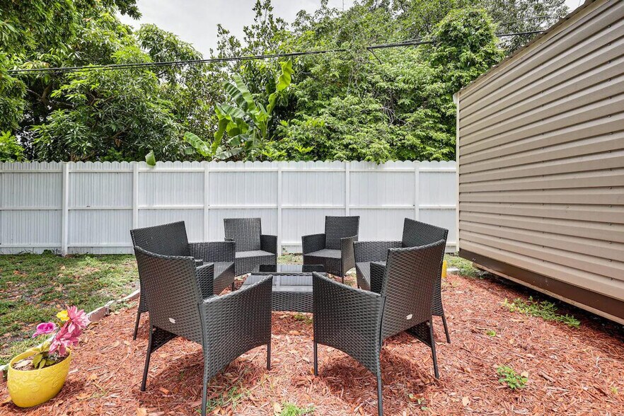 Building Photo - 12415 NW 20th Ct