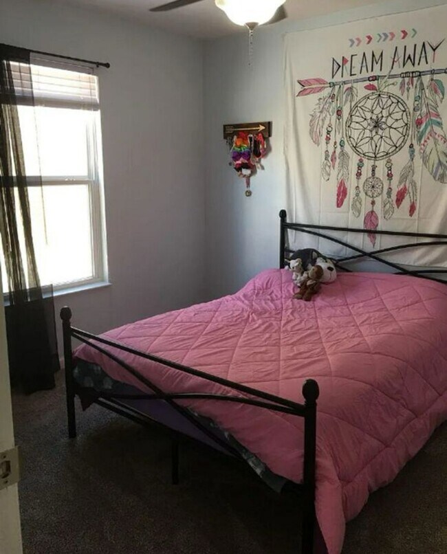 Building Photo - AVALON BLUFF...3 Bedroom 2 Bath