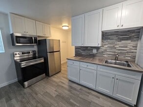 Building Photo - Newly remodeled, studio-style living space located in the heart of San Diego