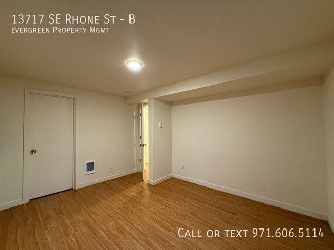 Building Photo - 13717 SE Rhone St