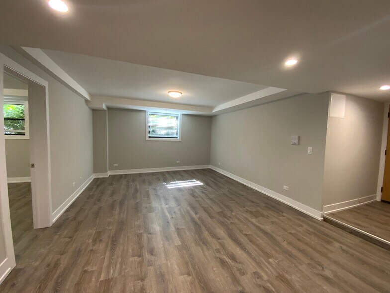 Building Photo - 1143 Maple Ave