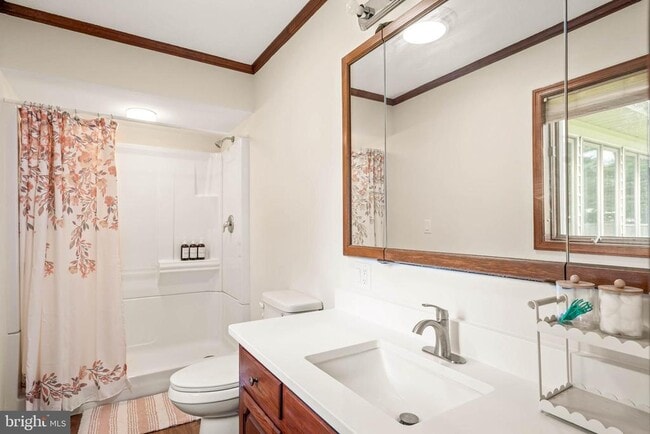 Building Photo - 641 Adams Dr