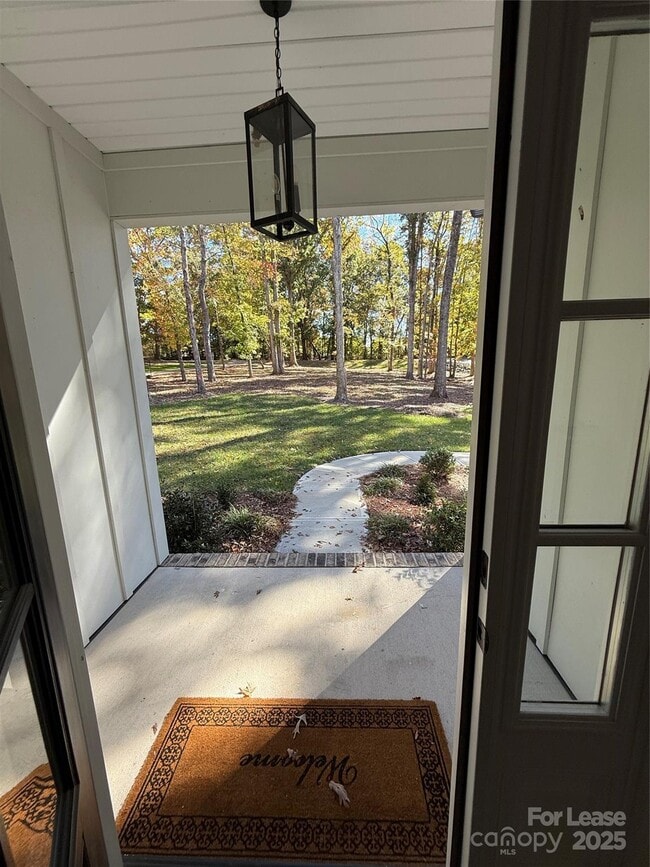 Building Photo - 302 Lester Davis Rd