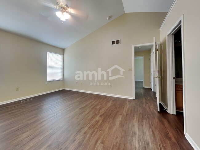 Building Photo - 6443 Lantern Way