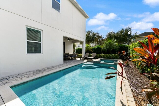 Building Photo - 350 Lasso Dr