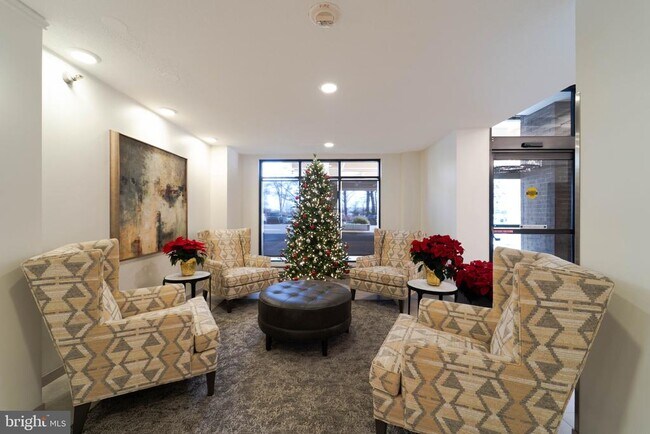 Building Photo - 1808 Old Meadow Rd