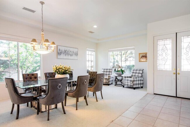 Building Photo - 40741 Avenida Solana