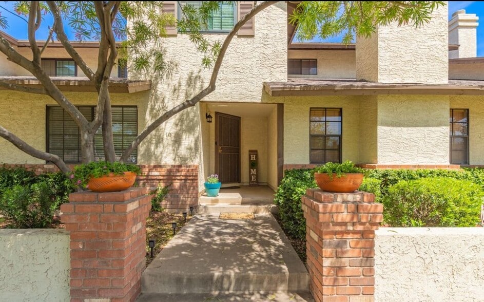 Building Photo - 170 E Guadalupe Rd