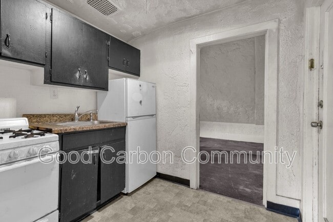 Building Photo - 111 Cottage St