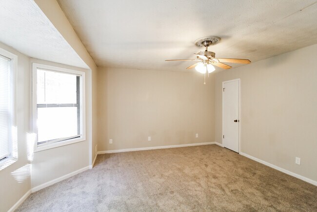 Building Photo - 5017 Dekalb Way