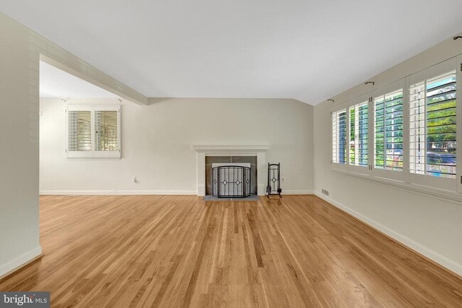 Building Photo - 6903 Fern Ln
